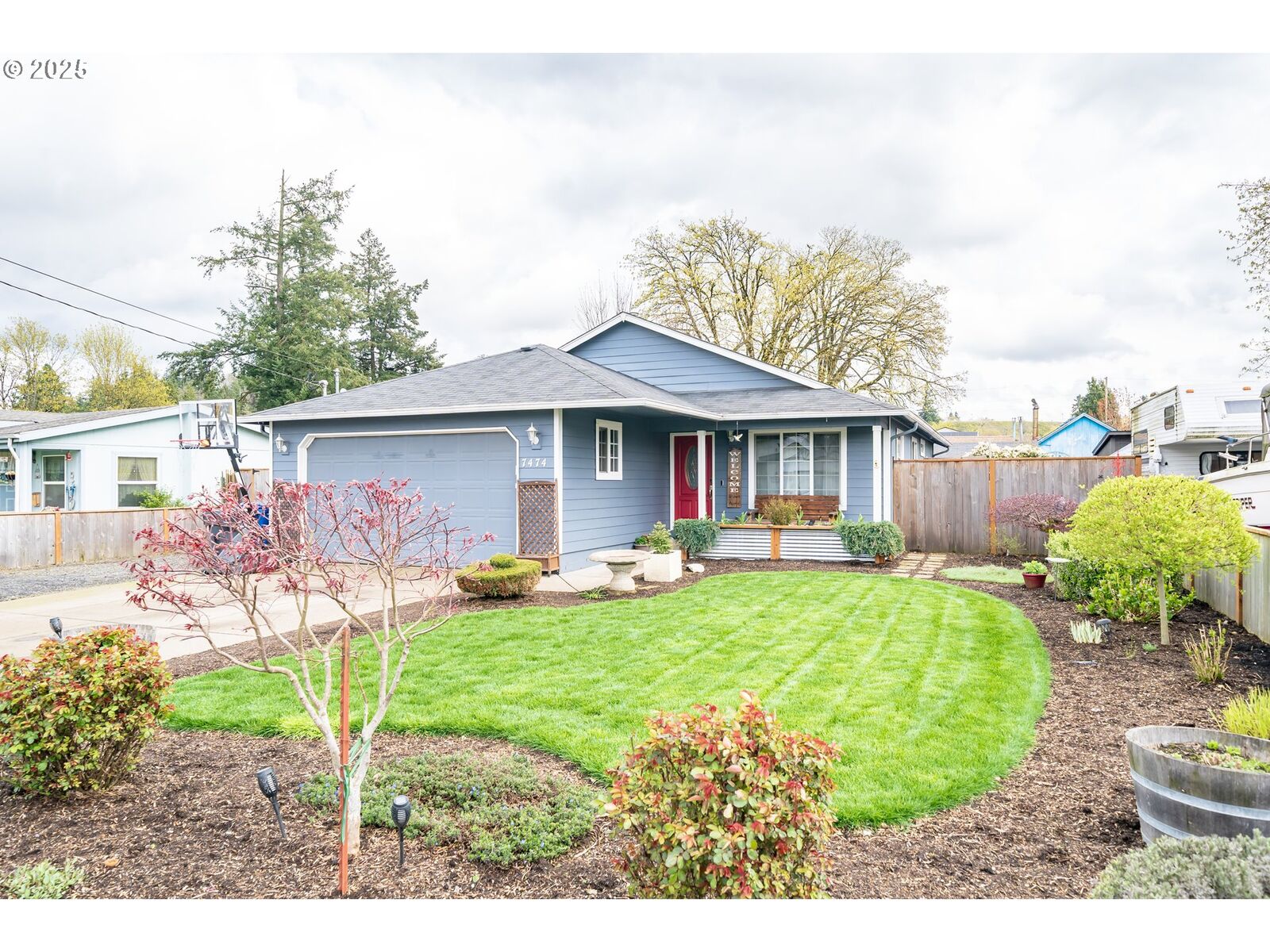 Property Photo:  7474 5th St SE  OR 97392 