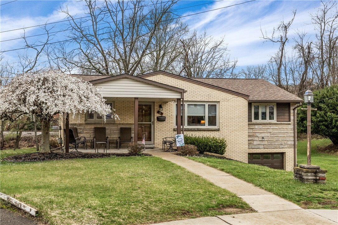 4 Harter Cir  Pittsburgh PA 15236 photo