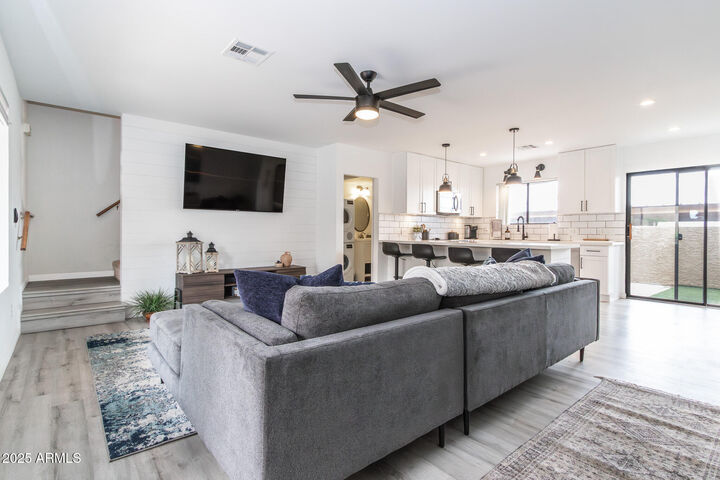 Property Photo: 16336 E Palisades Boulevard 7 AZ 85268