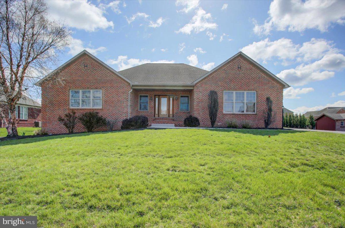 Property Photo: 418 W Walter Avenue PA 17225