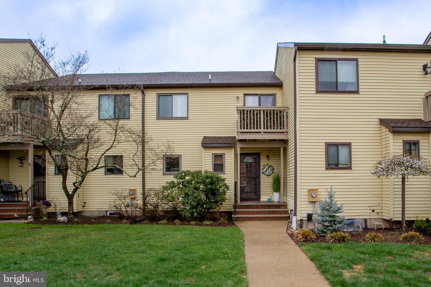 Property Photo: 7 Lake Court NJ 08822