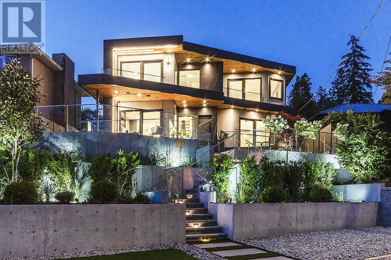 Property Photo: 1029 Esplanade Avenue BC V7T 1G2