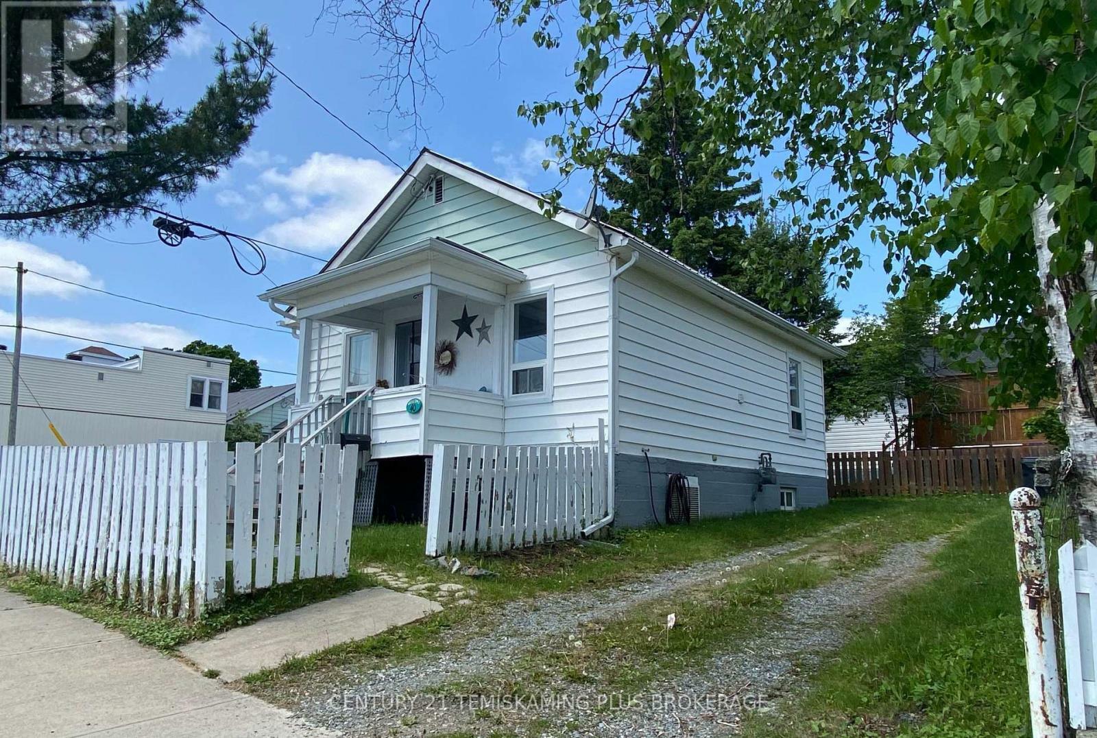 40 Taylor Avenue  Kirkland Lake (Kl & Area) ON P2N 2L1 photo