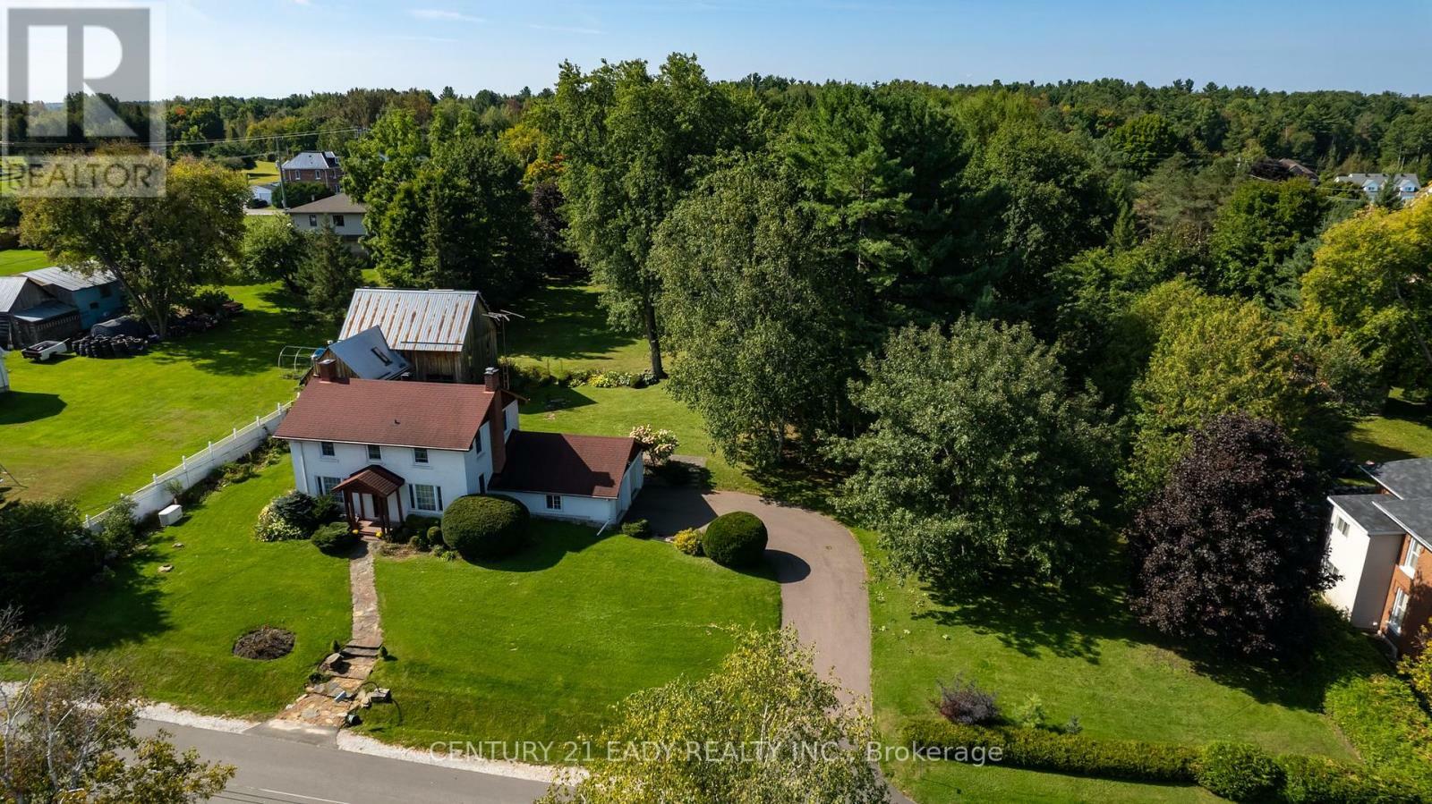 Photo de la propriété: 6 Nadobny Lane ON K7V 3Z9