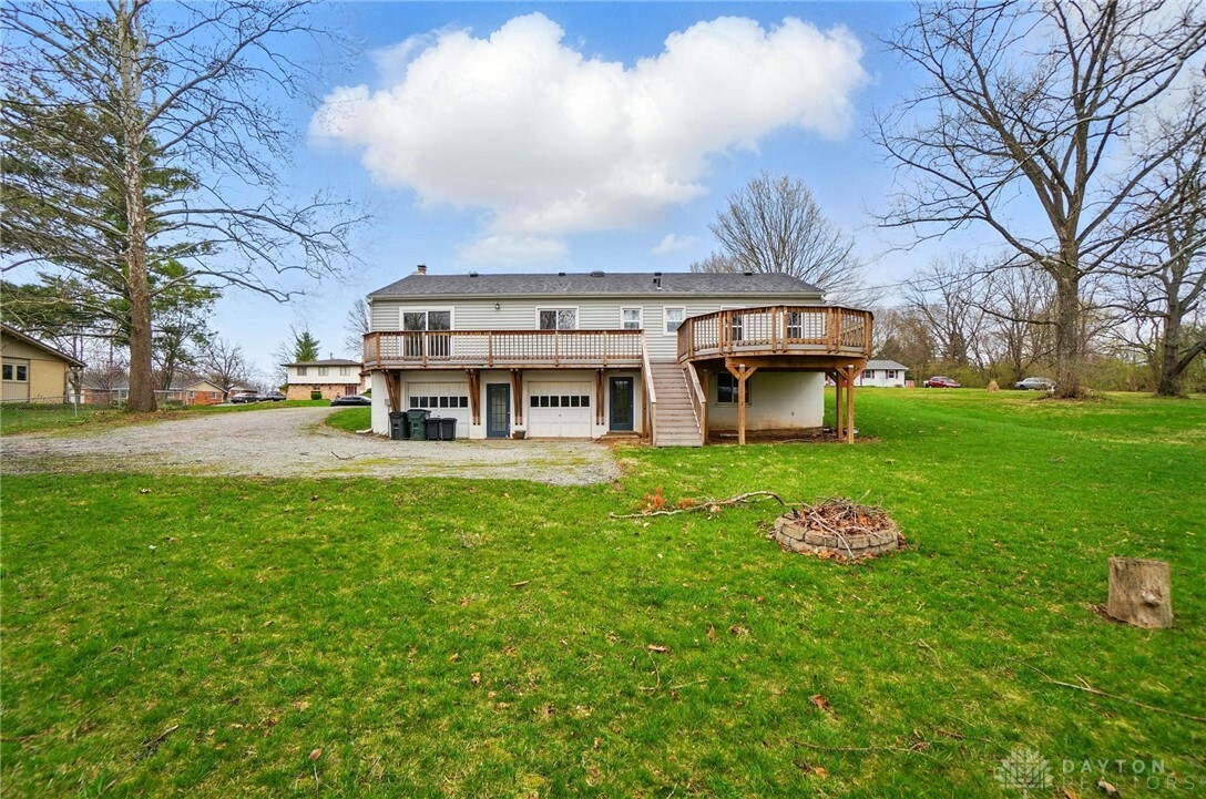 Property Photo:  1380 Old Country Lane  OH 45414 