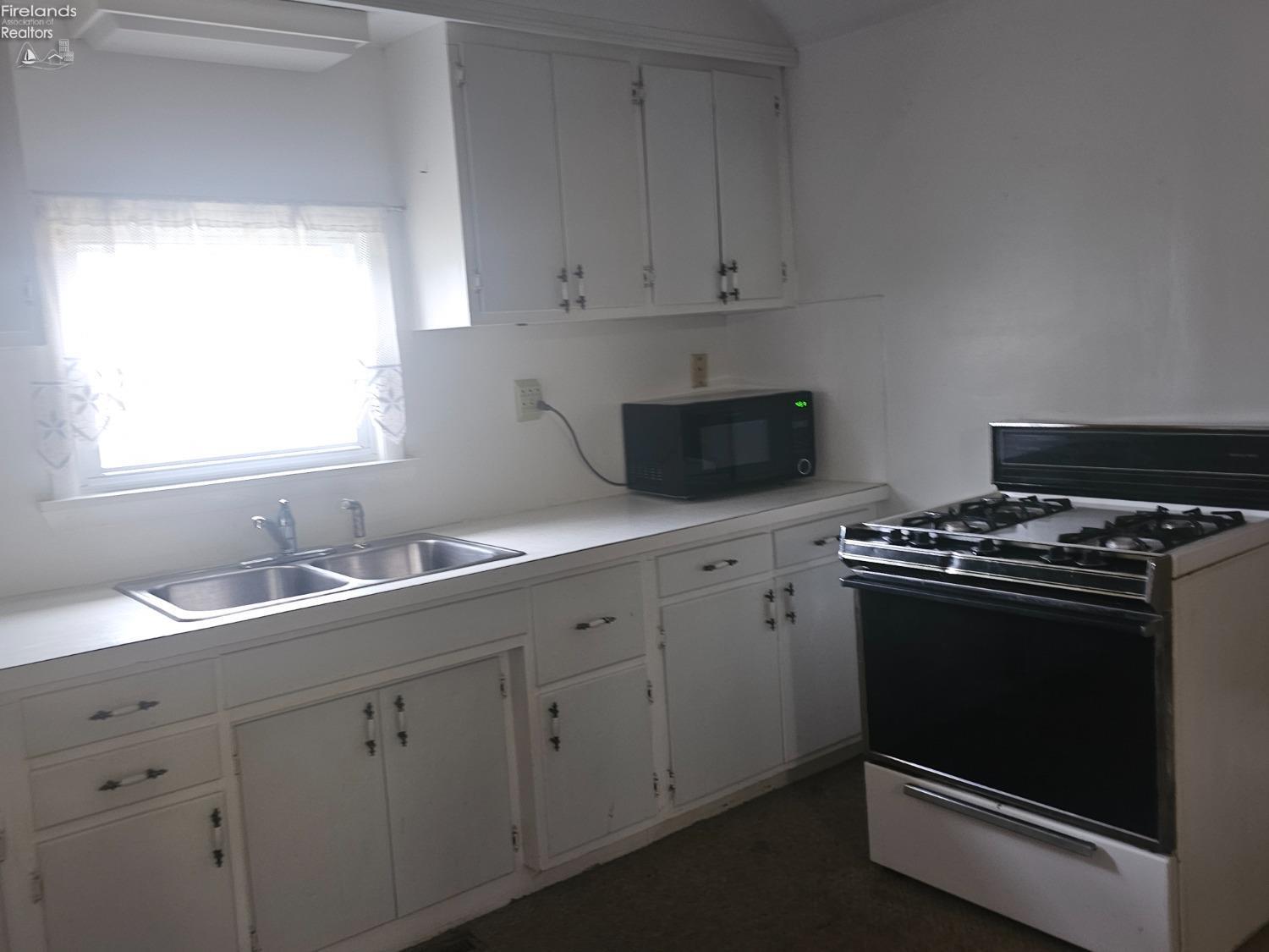 Property Photo: 87 Third Street OH 44851