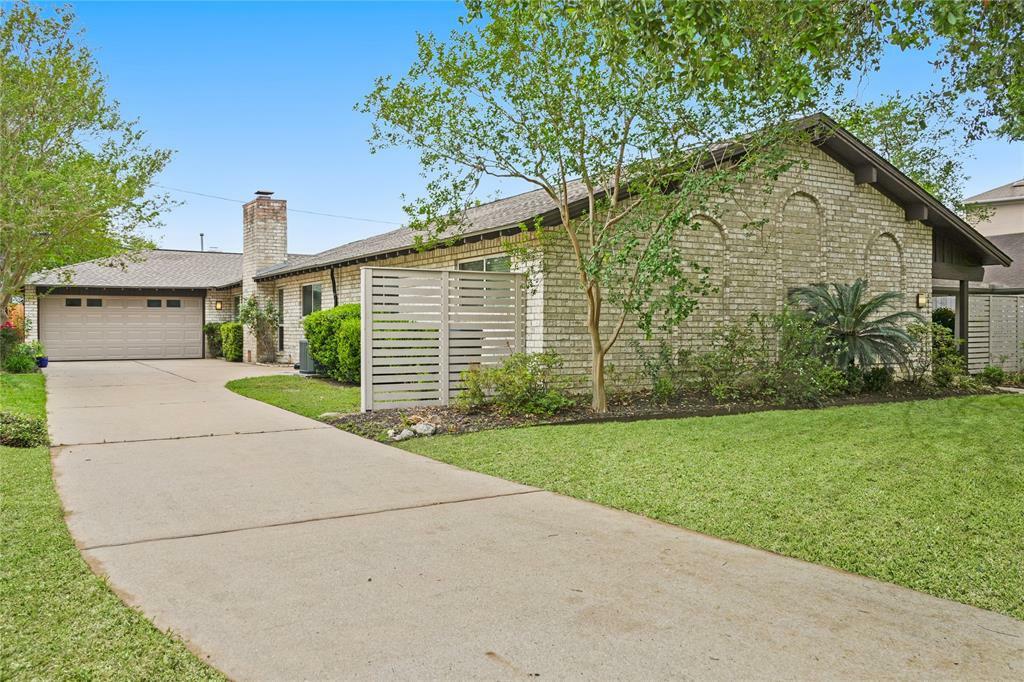 9710 Burdine Street  Houston TX 77096 photo