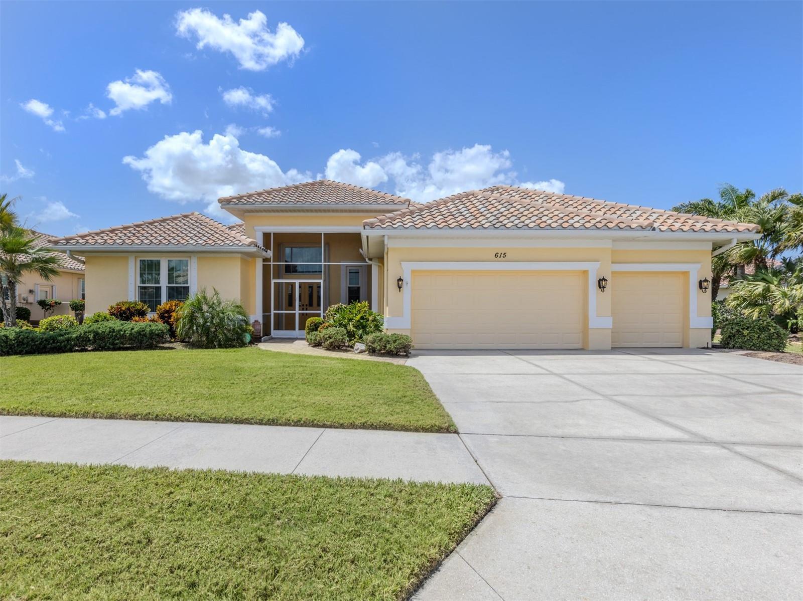 Property Photo:  615 May Apple Way  FL 34293 