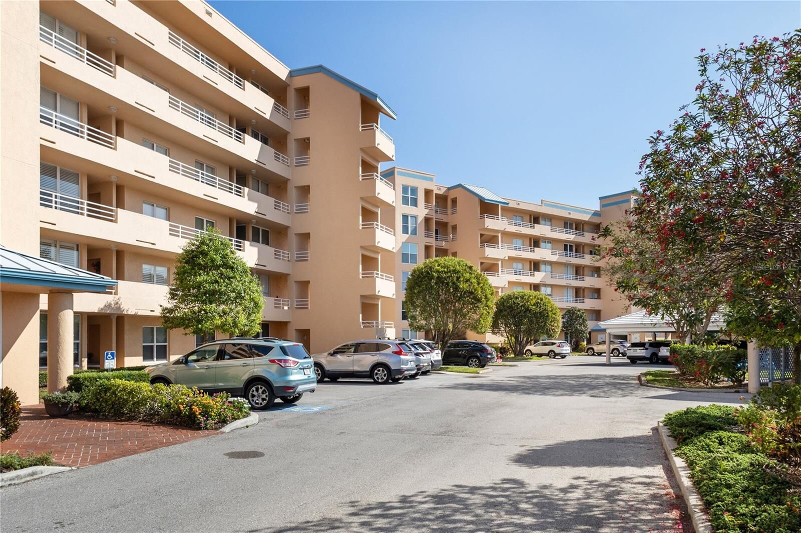 Property Photo: 4570 Pinebrook Circle 406 FL 34209