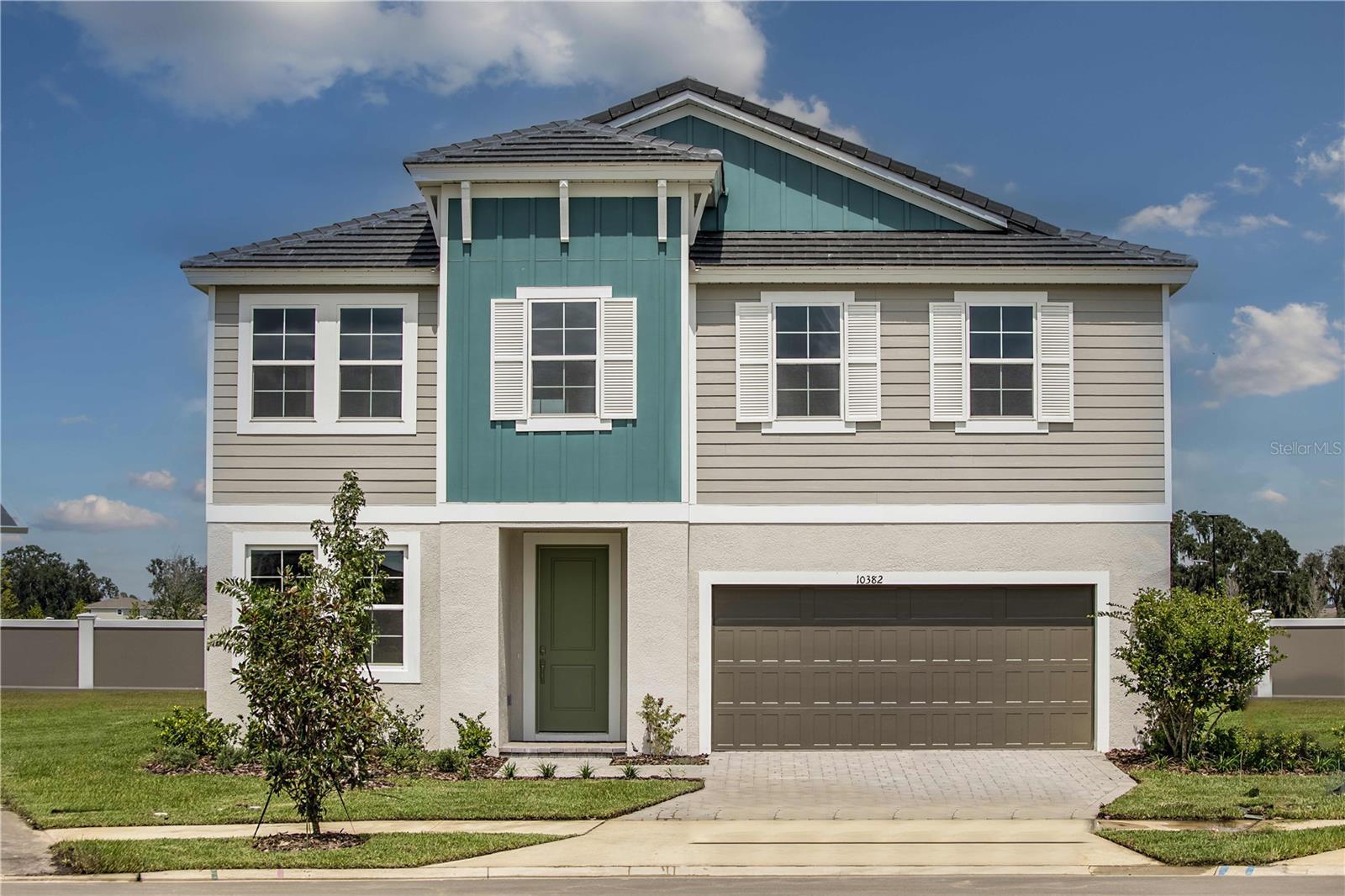 Property Photo: 10243 Fieldstone Myrtle Way FL 33576