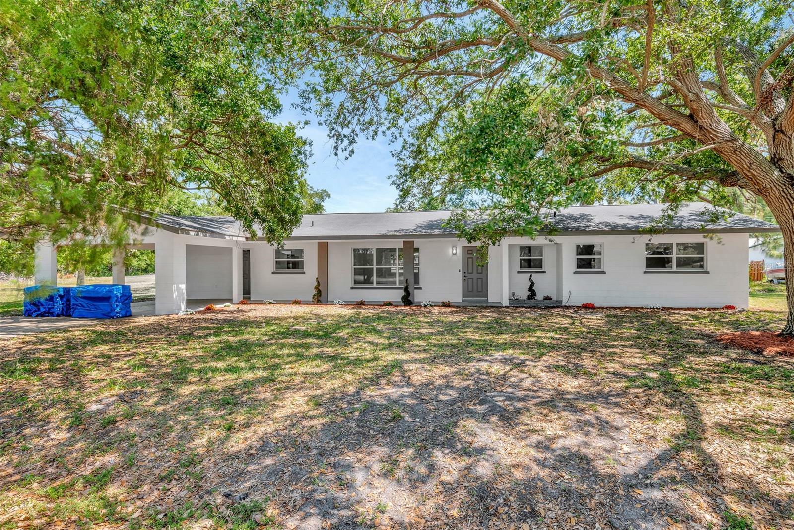 Property Photo: 5507 28th Street W FL 34207