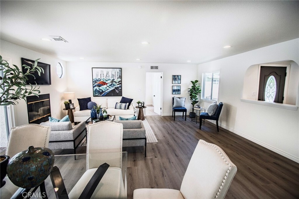 Property Photo: 17109 Index Street CA 91344