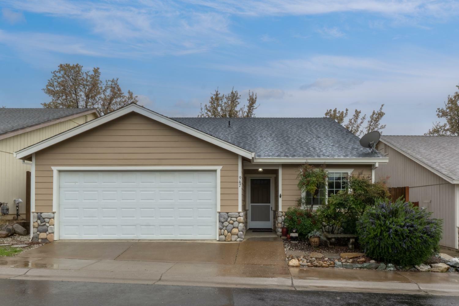 Property Photo: 947 Country Lane CA 95222