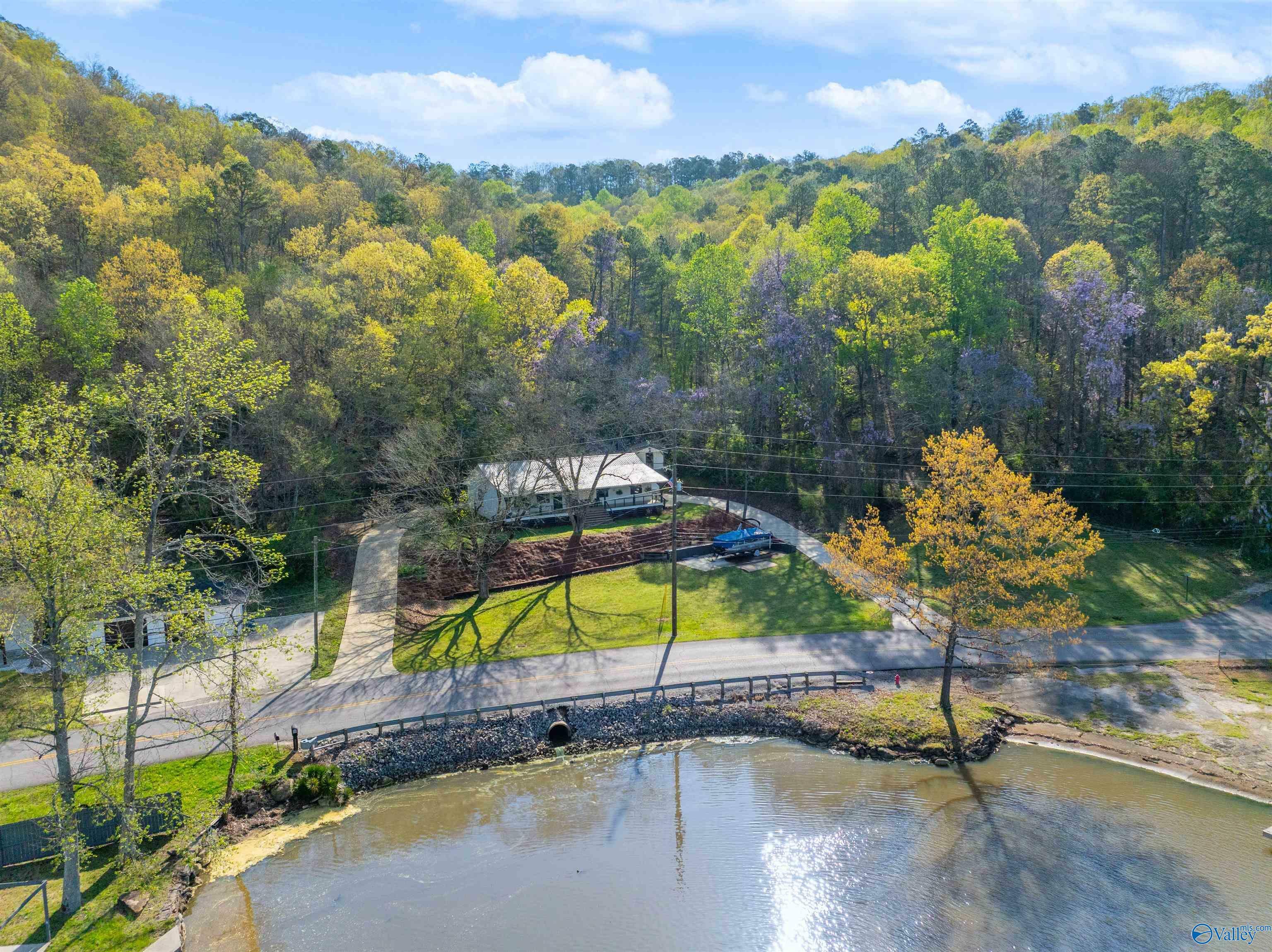 Property Photo: 251 Riddles Bend Road AL 35906