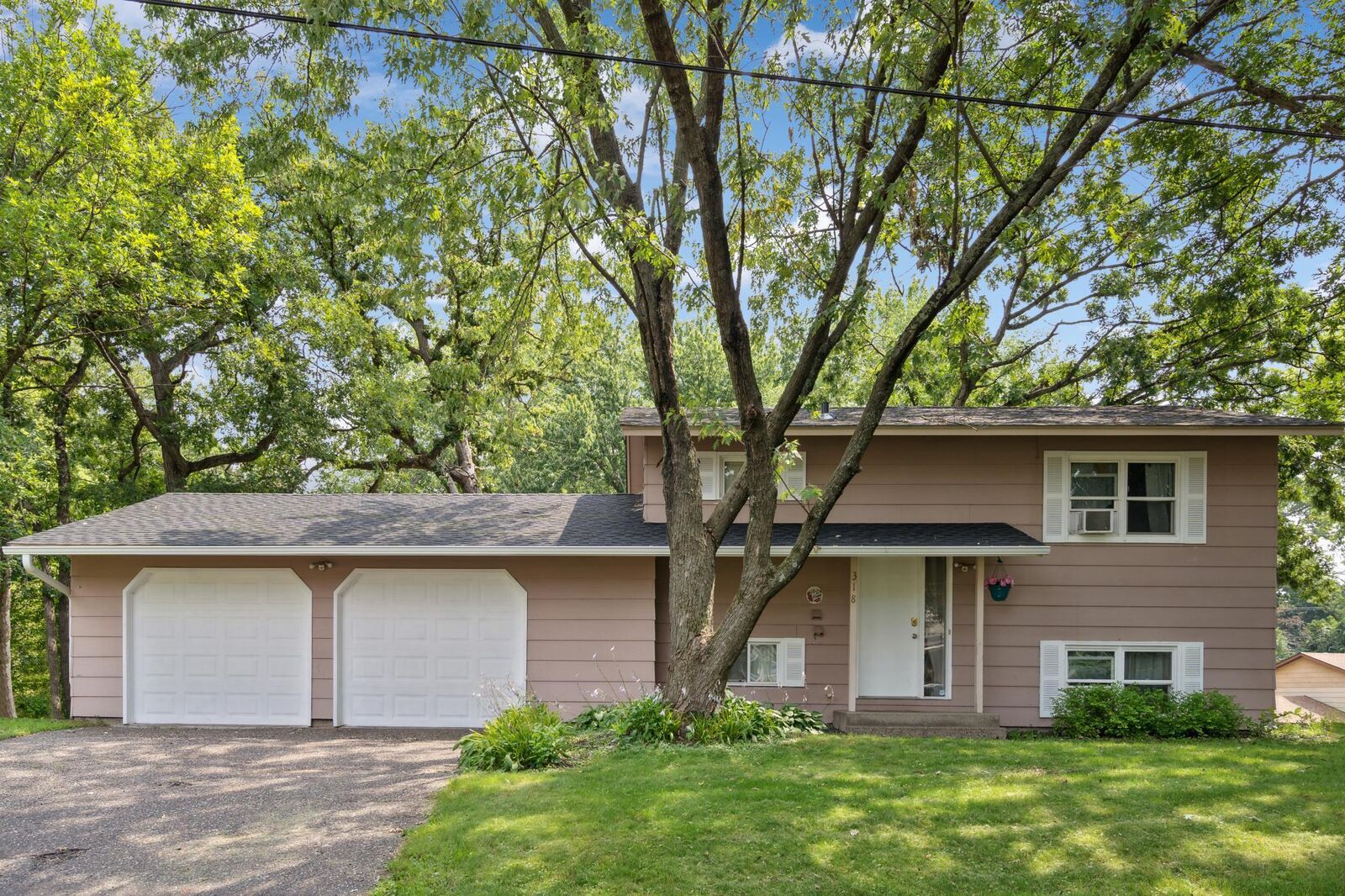 Property Photo:  318 Paddington Road  MN 55090 