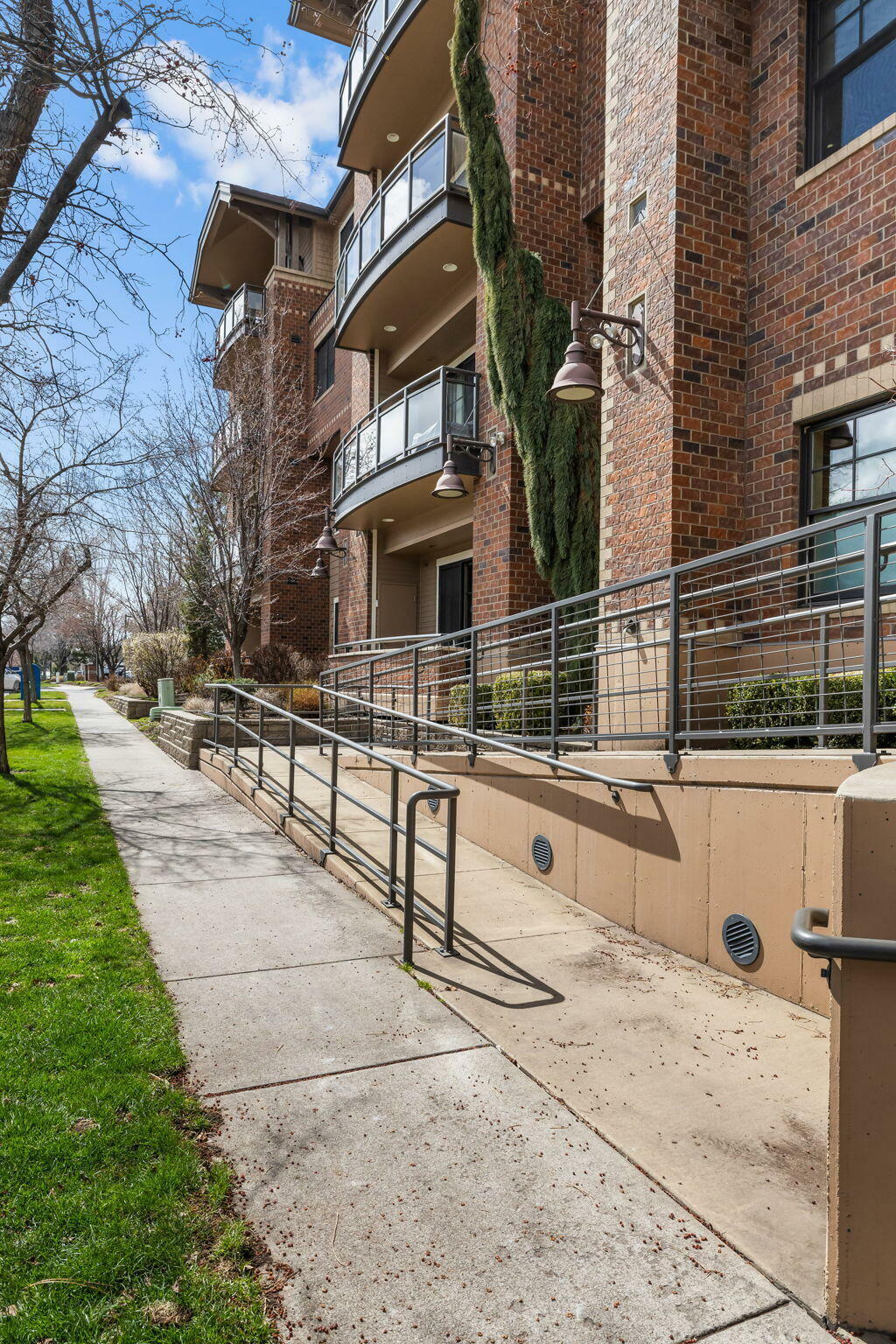 Property Photo: 363 SW Bluff Drive #403 OR 97702