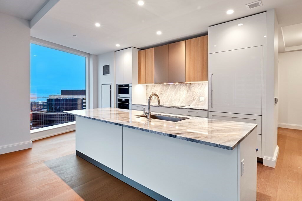 Property Photo:  240 Devonshire Street 4312  MA 02110 