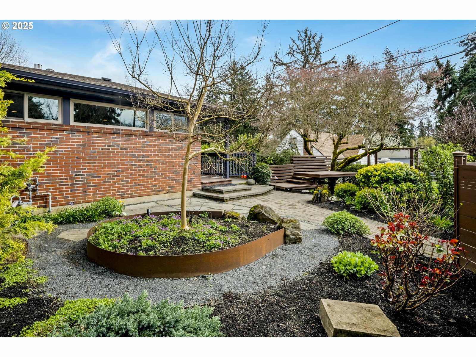 Property Photo: 1818 NE 92nd Ave NE OR 97220