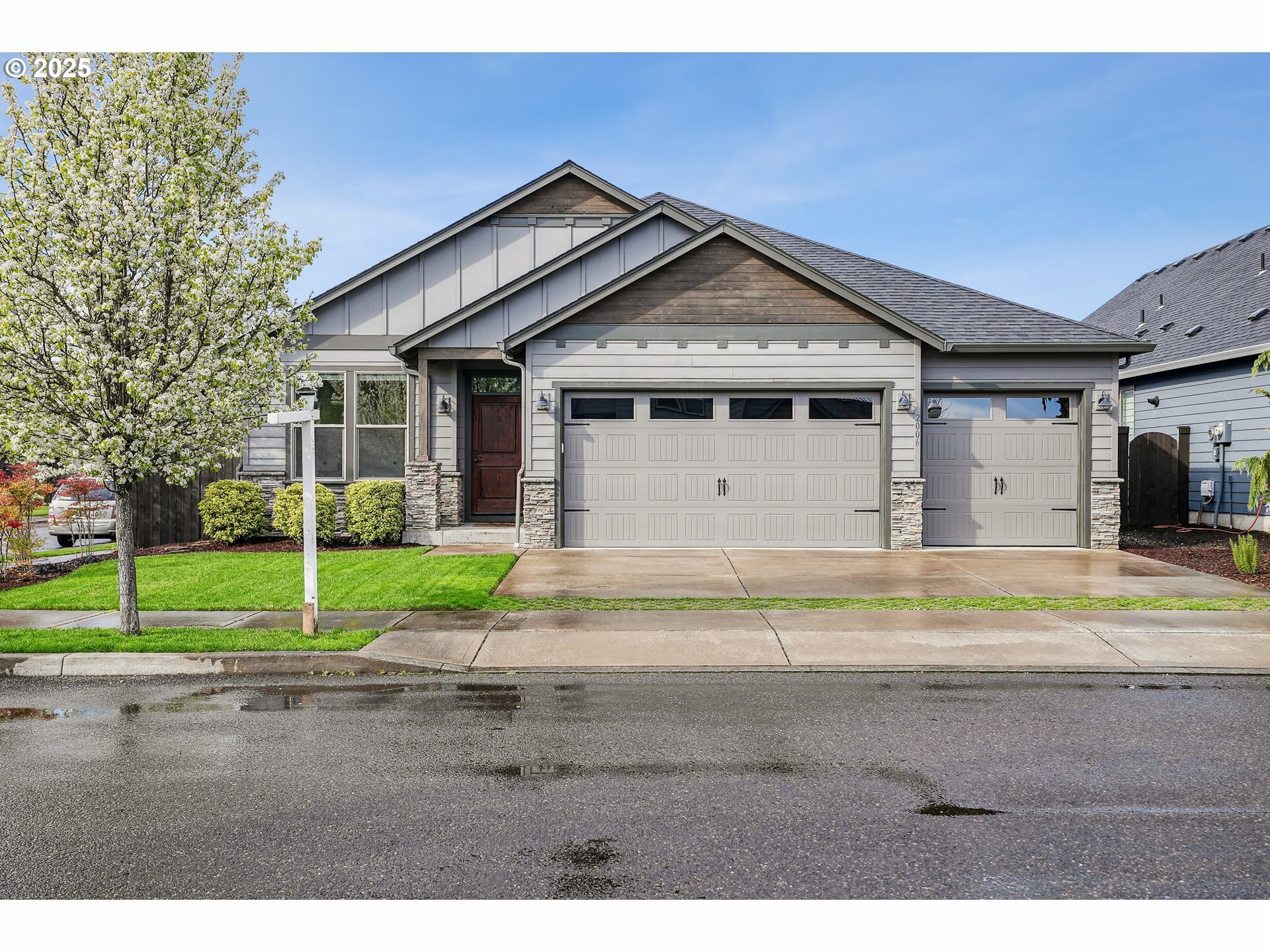 Property Photo: 2006 NW 117th Way WA 98685