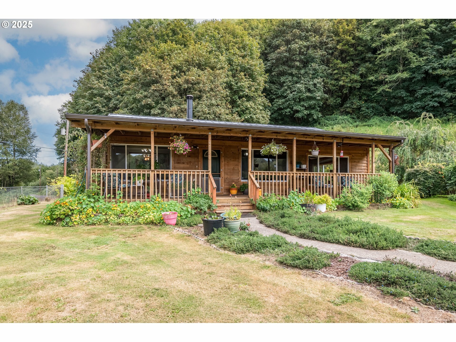 Property Photo: 11754 Colvin Rd OR 97016