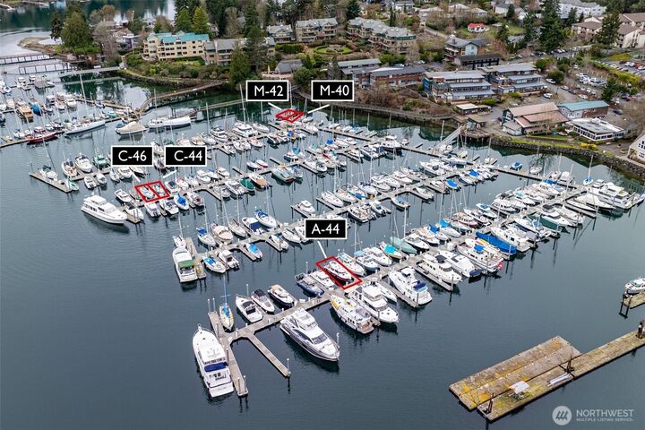 Property Photo:  141  Parfitt Way SW A-44  WA 98110 