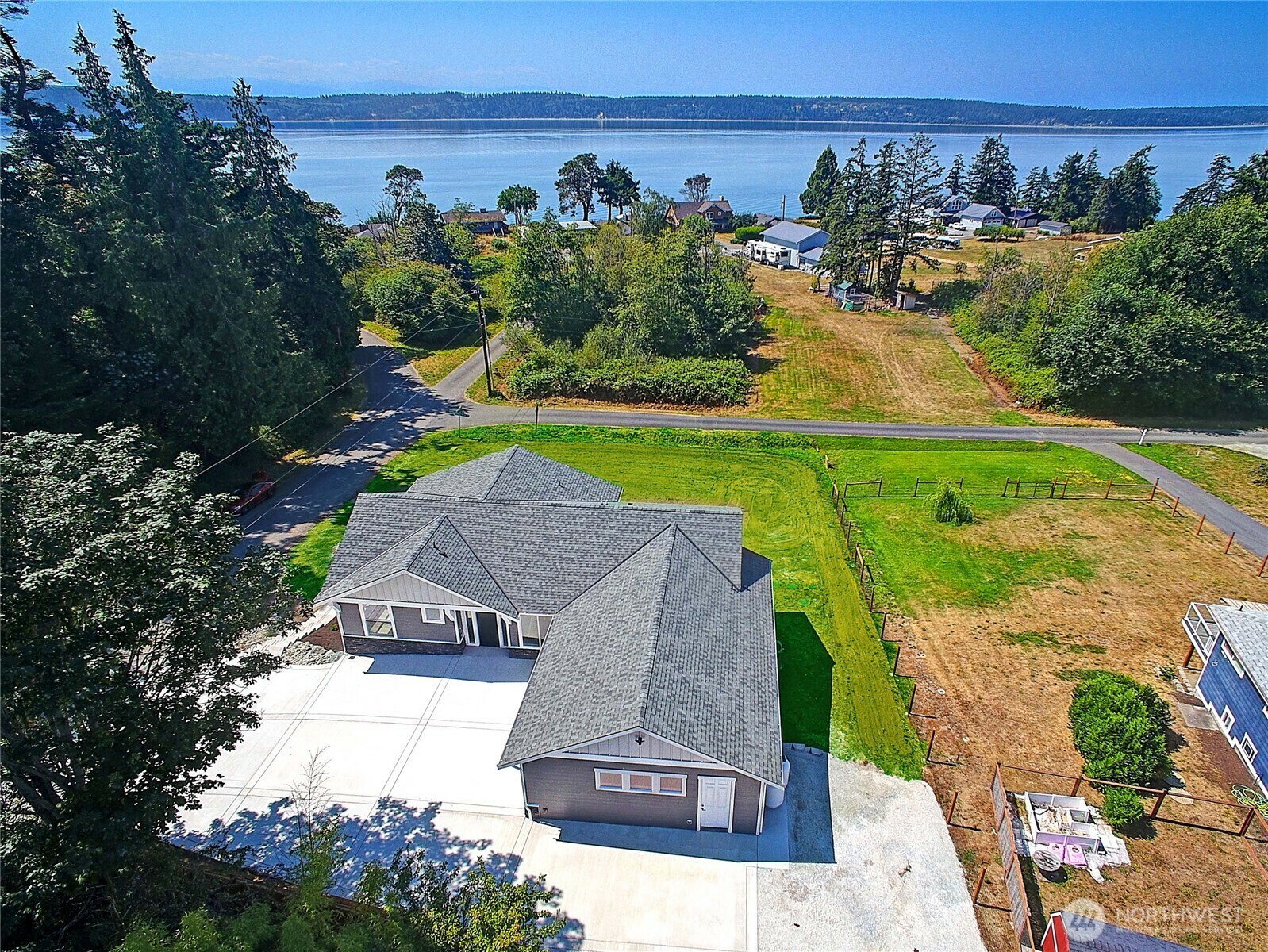 Property Photo: 822 Serene View Road WA 98282