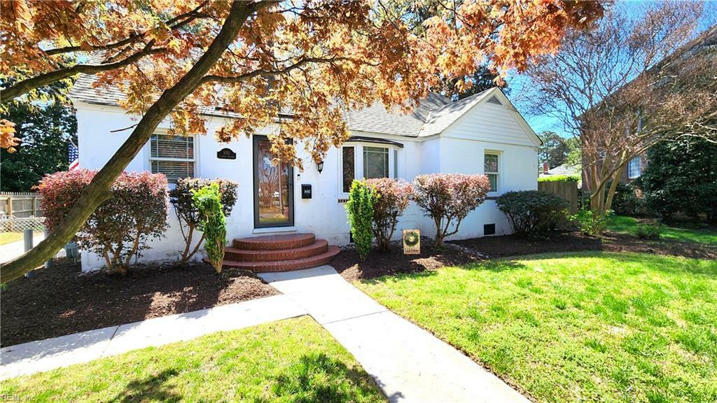 Property Photo: 1051 S Lexan Crescent VA 23508