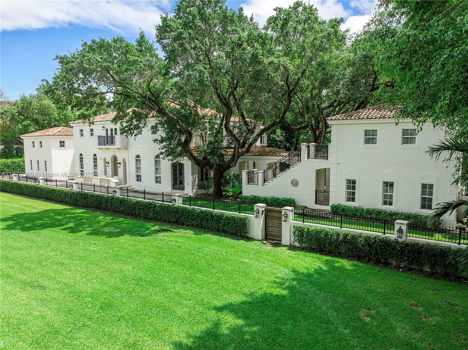 Property Photo: 506 Sunset Dr FL 33143