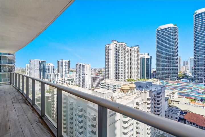 Property Photo: 1100 S Miami Ave 2007 FL 33130