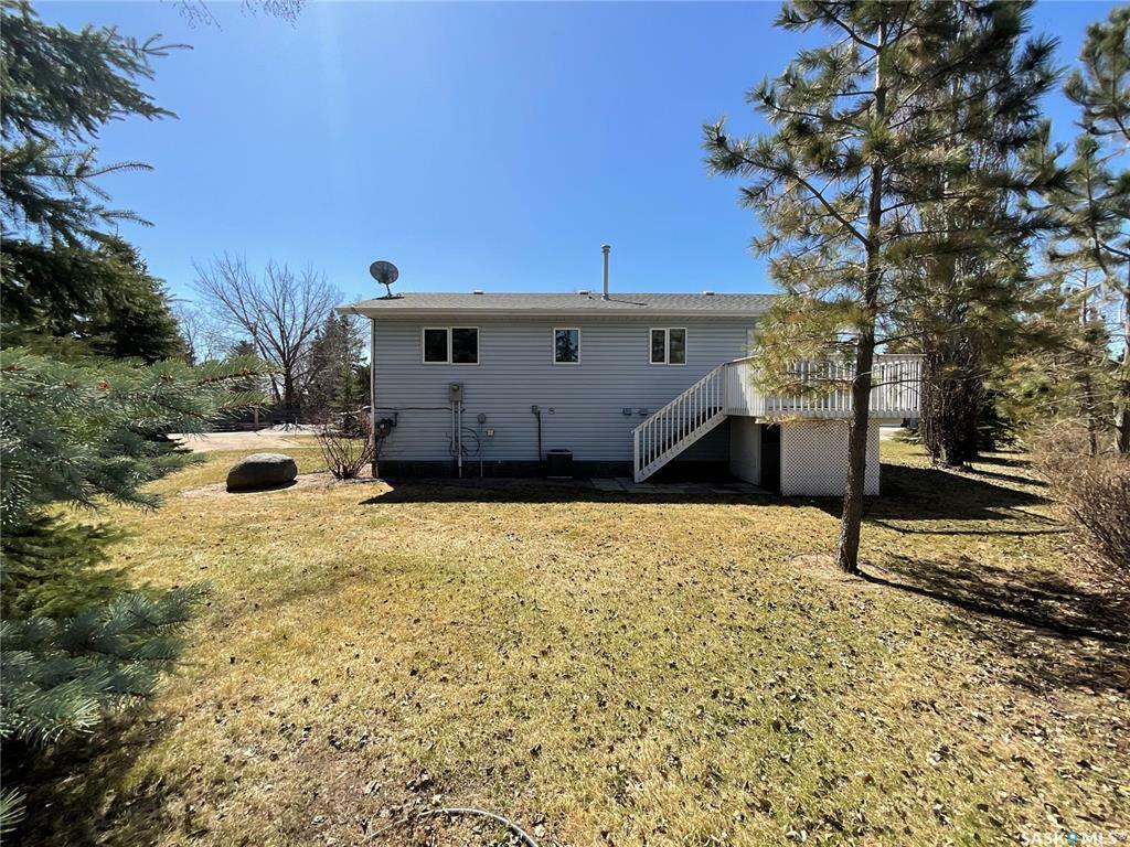 Property Photo: 1012 Poplar Crescent SK S0K 4R0