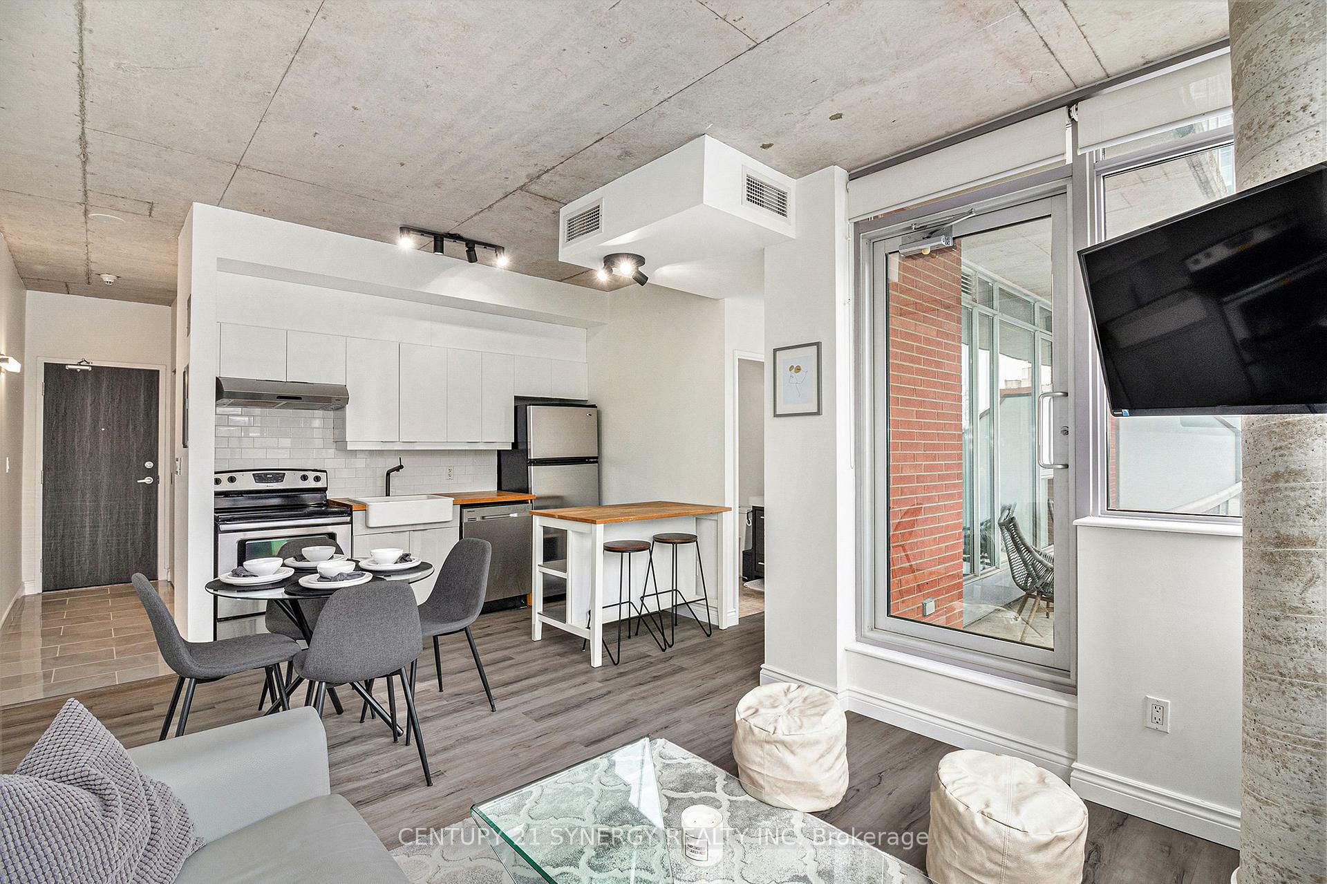 Property Photo: 383 Cumberland Street 206 ON K1N 1J7
