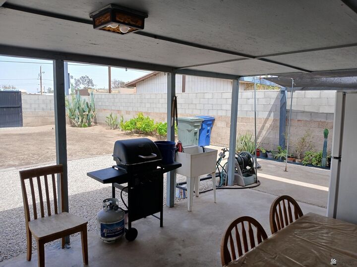 Property Photo: 904 E La Mesa St AZ 85365