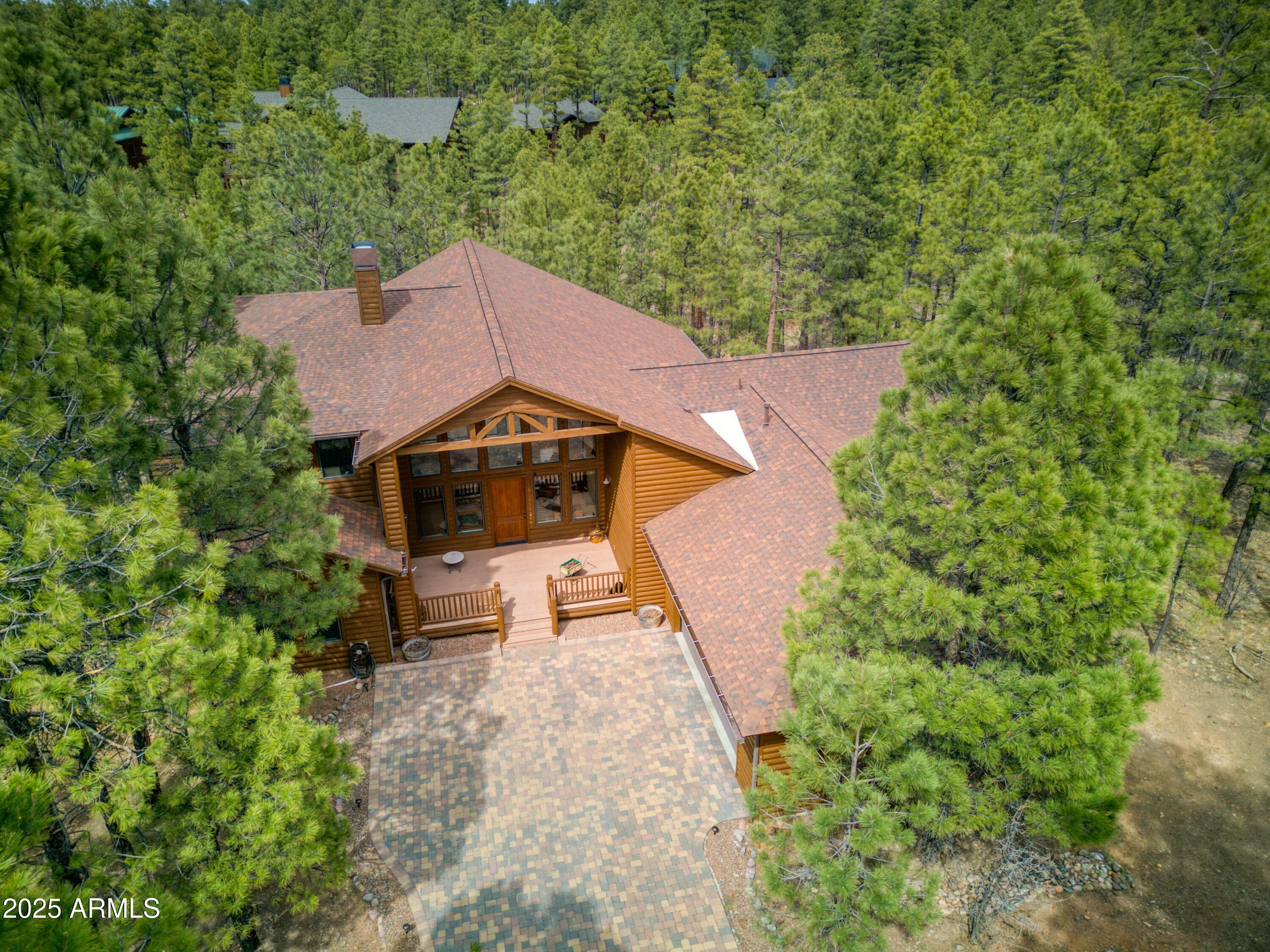 Property Photo: 520 N Silverleaf Lane AZ 85901