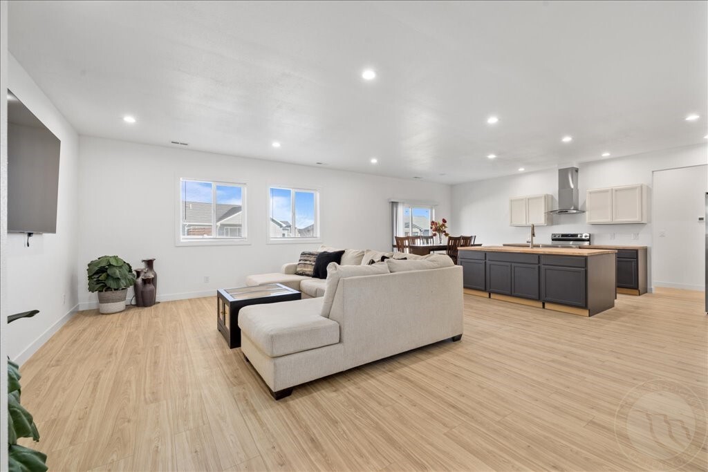 Property Photo:  339 Annandale Rd  MT 59105 