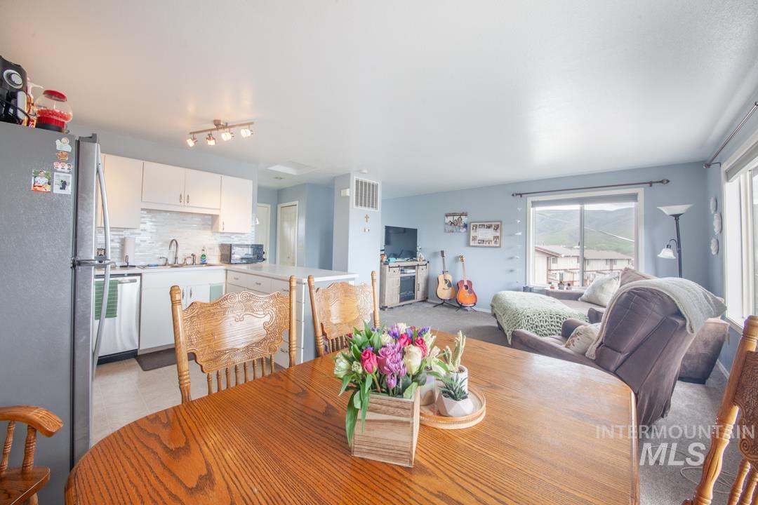 Property Photo: 605 Park Street ID 83501