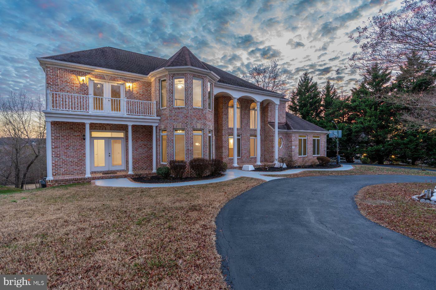 Property Photo: 3714 Fairways Court VA 22408