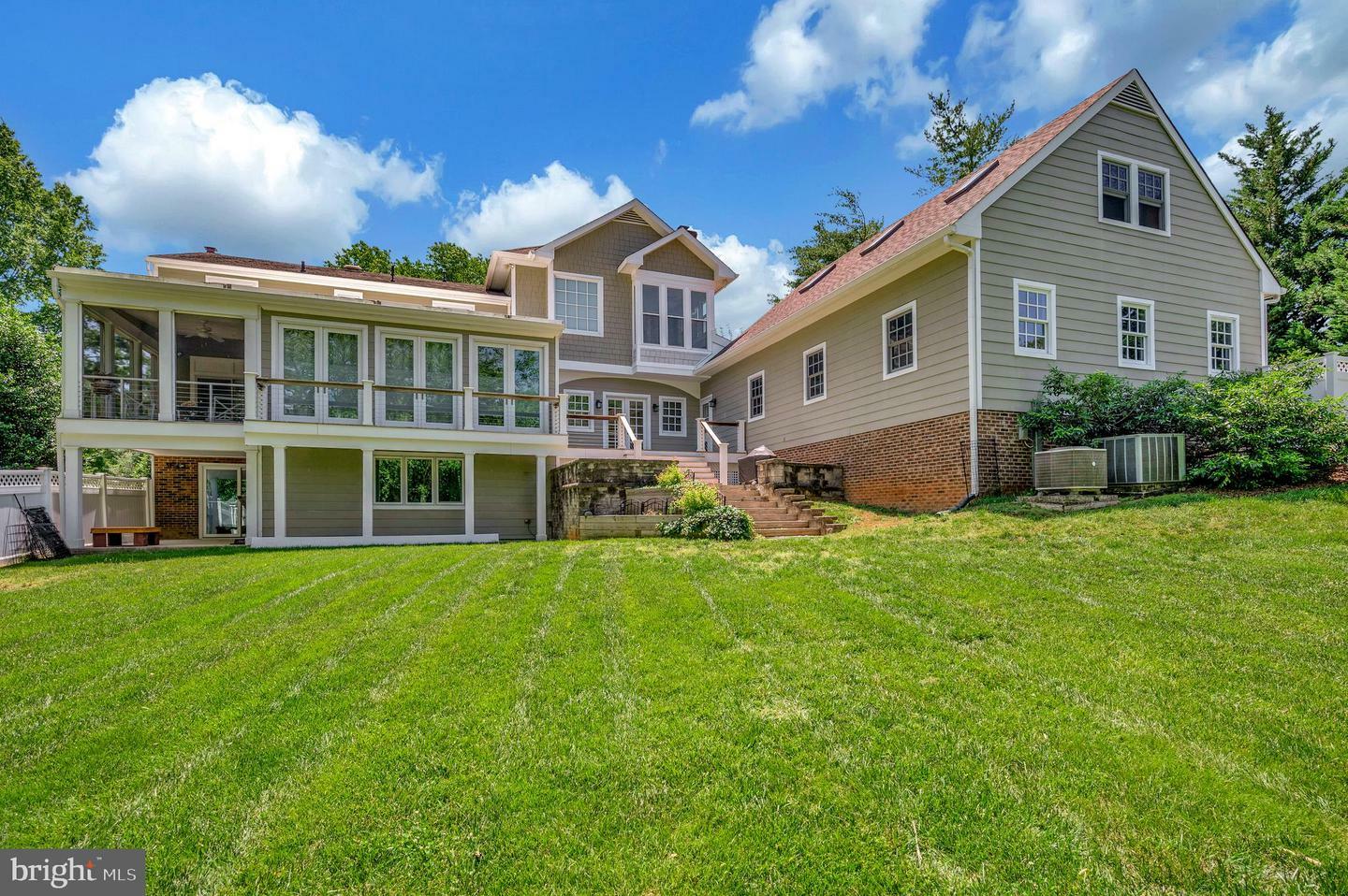 Property Photo: 313 Ingleside Drive VA 22405