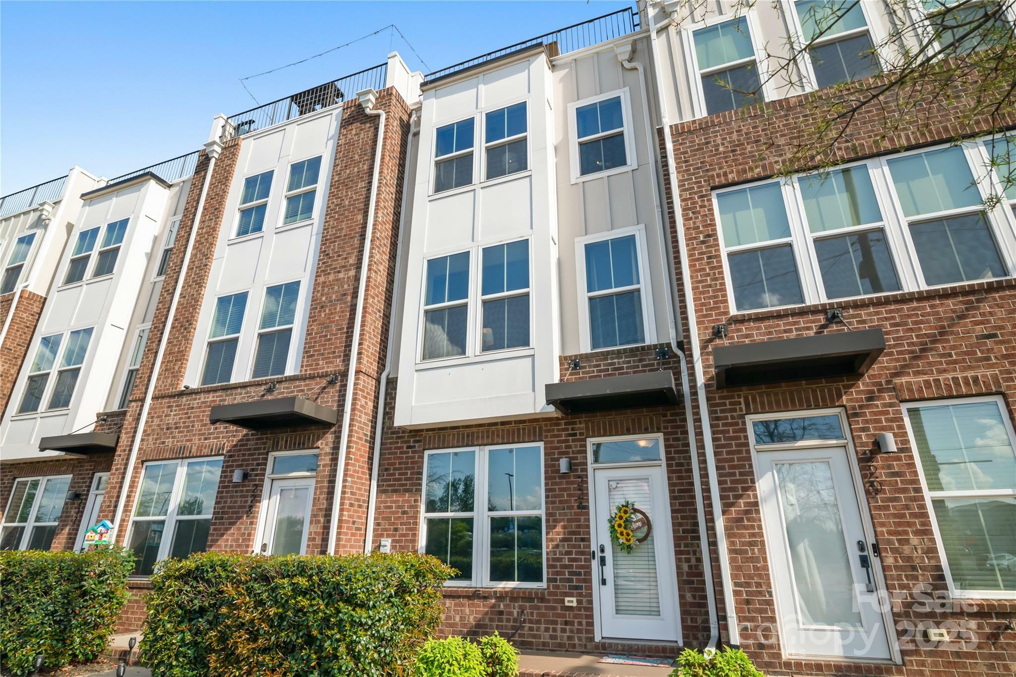 Property Photo: 224 Parkwood Avenue NC 28206