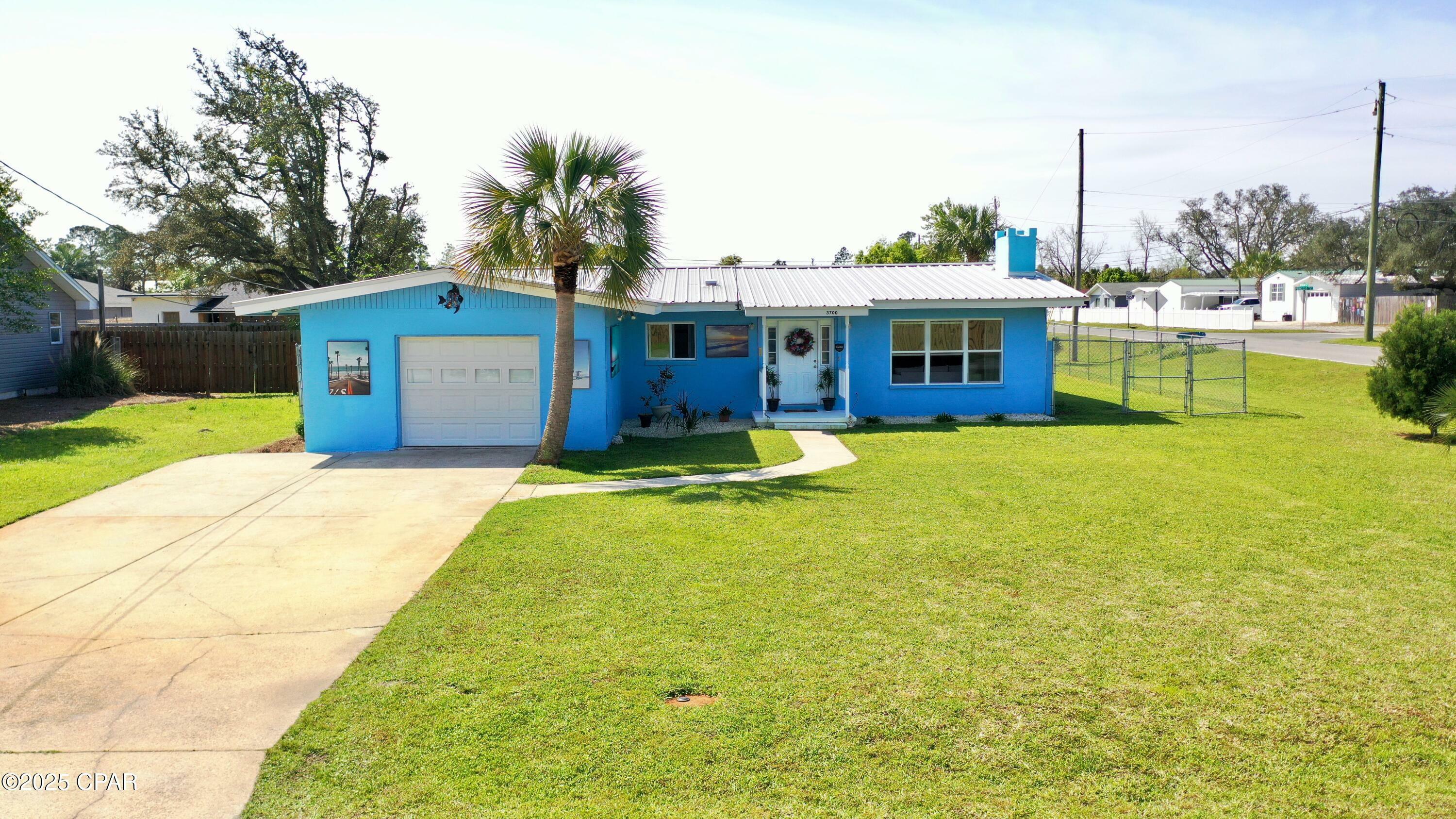 Property Photo: 3700 Shoreline Circle FL 32405