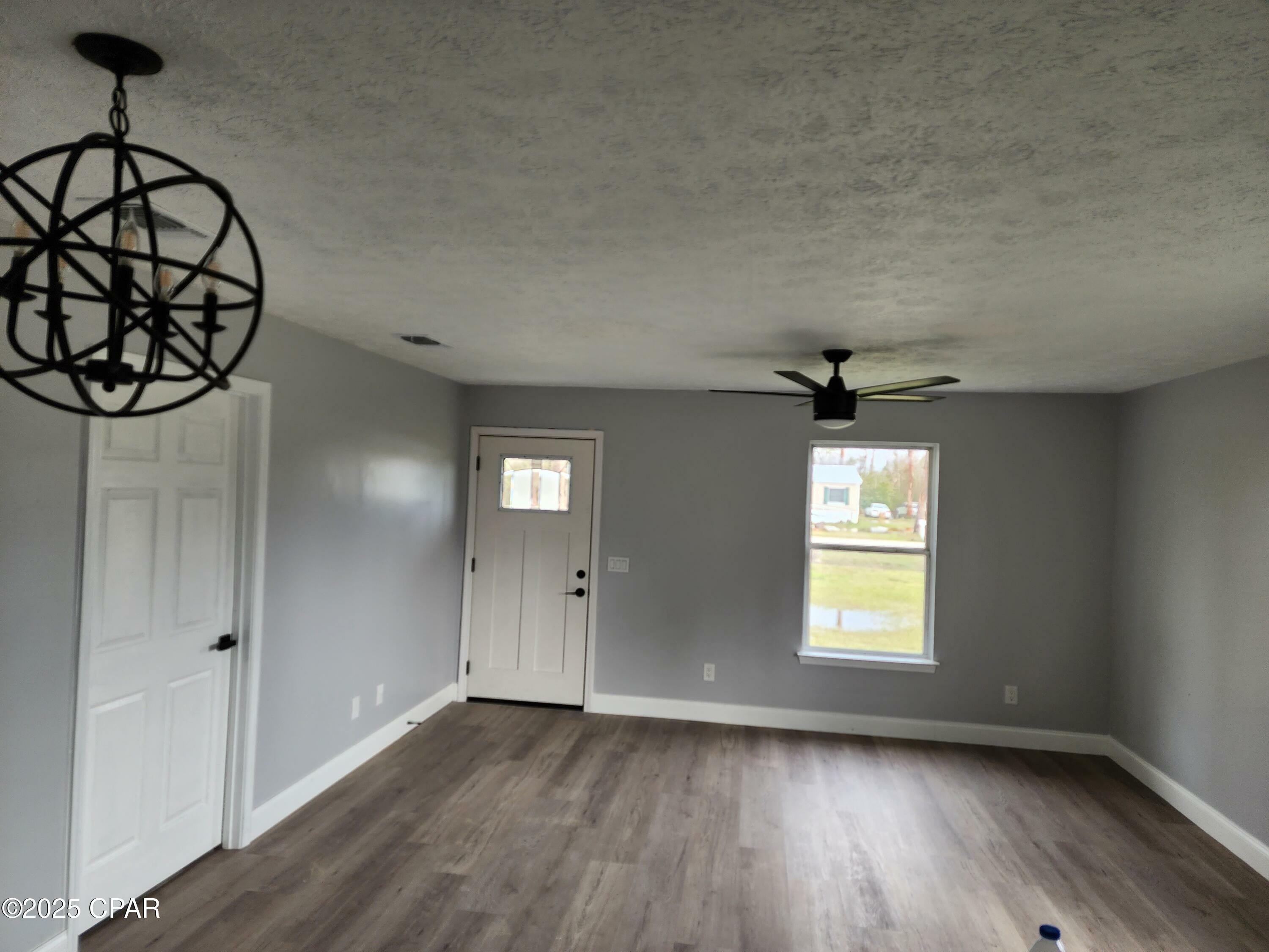 Property Photo: 1040 S Katherine Avenue FL 32404