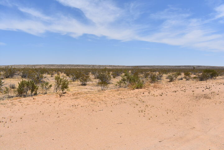 Property Photo:  22500 E Ave C  CA 93535 