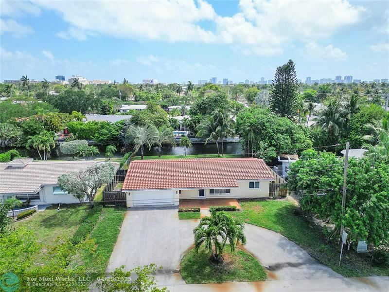 Property Photo: 4510 NE 15th Ave FL 33334