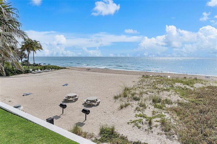 Property Photo: 1620 S Ocean Blvd 15J FL 33062
