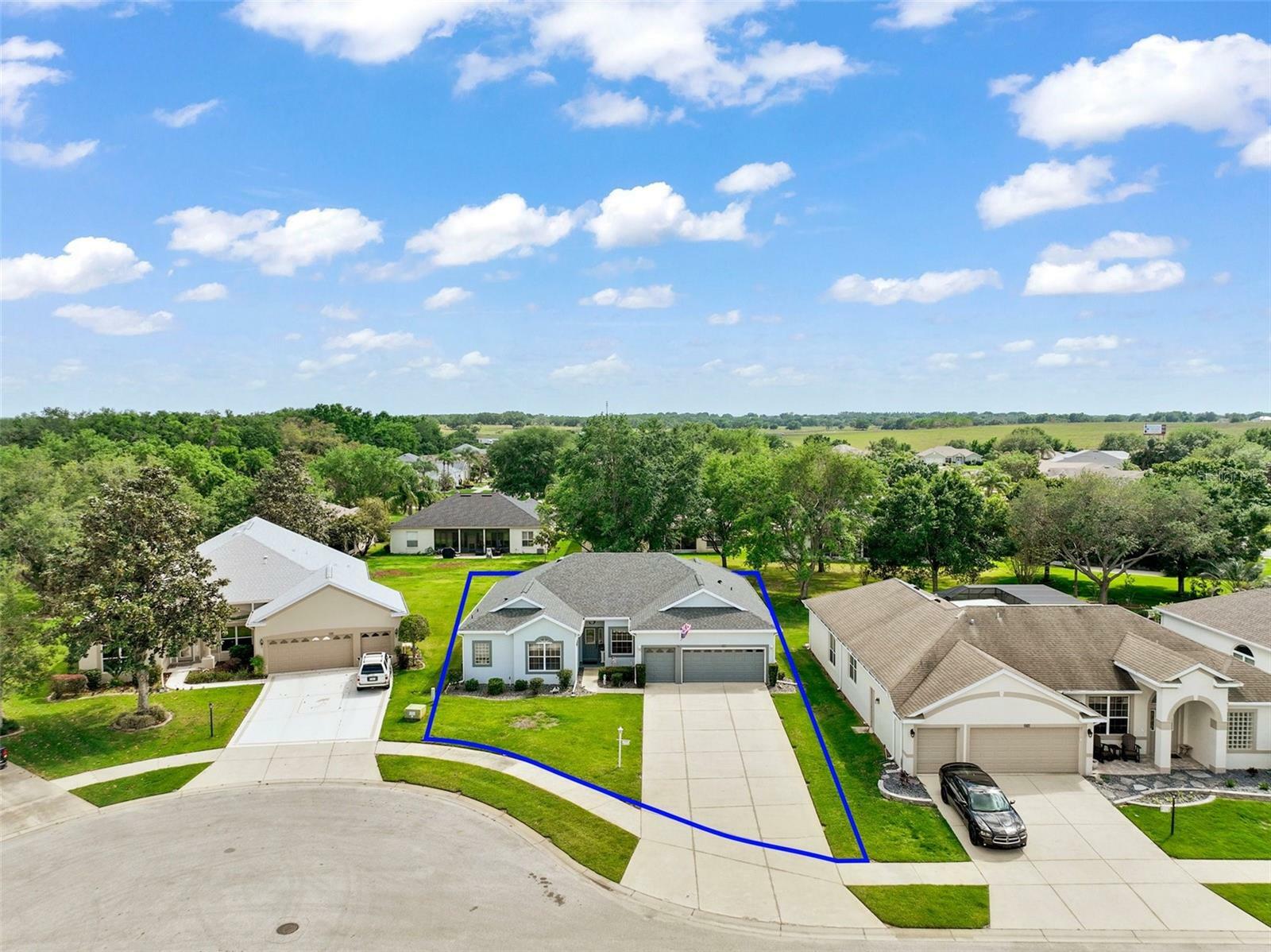 Property Photo: 3800 Woodleaf Court FL 34748