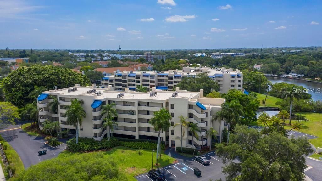 Property Photo:  825 S Osprey Avenue 302  FL 34236 