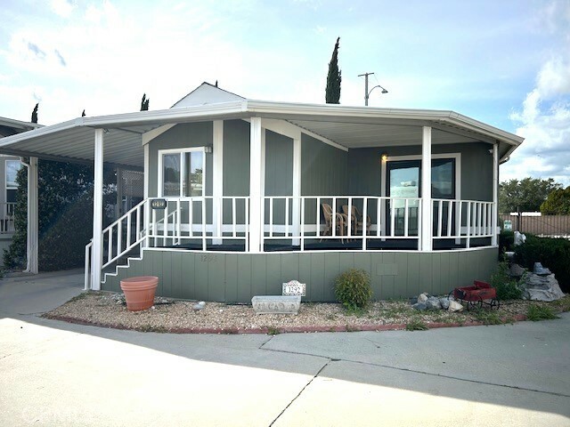 Property Photo: 1292 Western Drive CA 92583