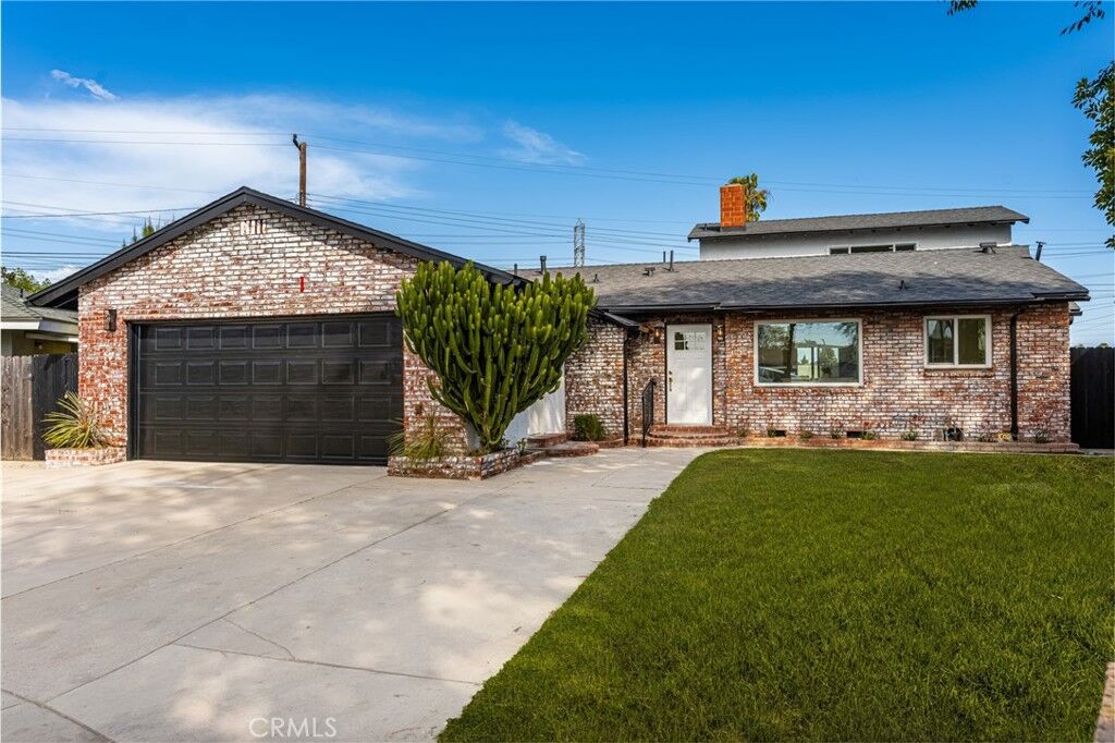 Property Photo:  10610 Borwick Street  CA 90706 