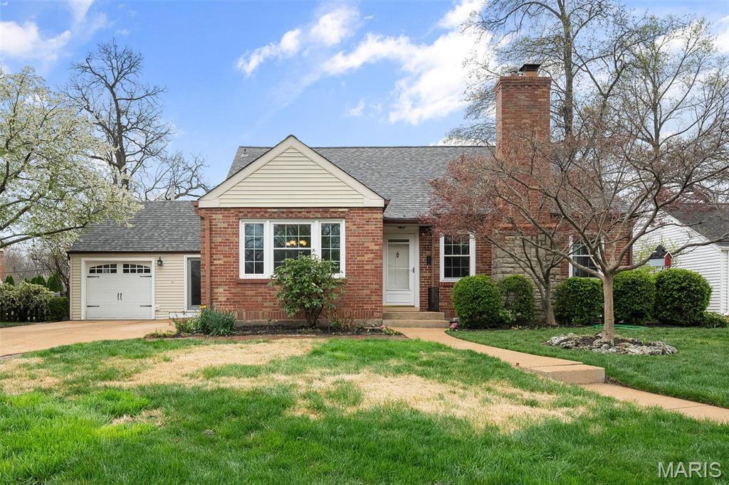 Property Photo:  36 Villawood Lane  MO 63119 