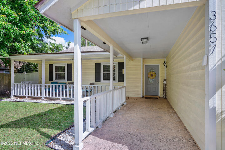 Property Photo: 3657 Hartley Road FL 32257