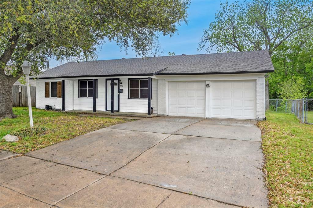 Property Photo: 420 Langley Avenue TX 76140